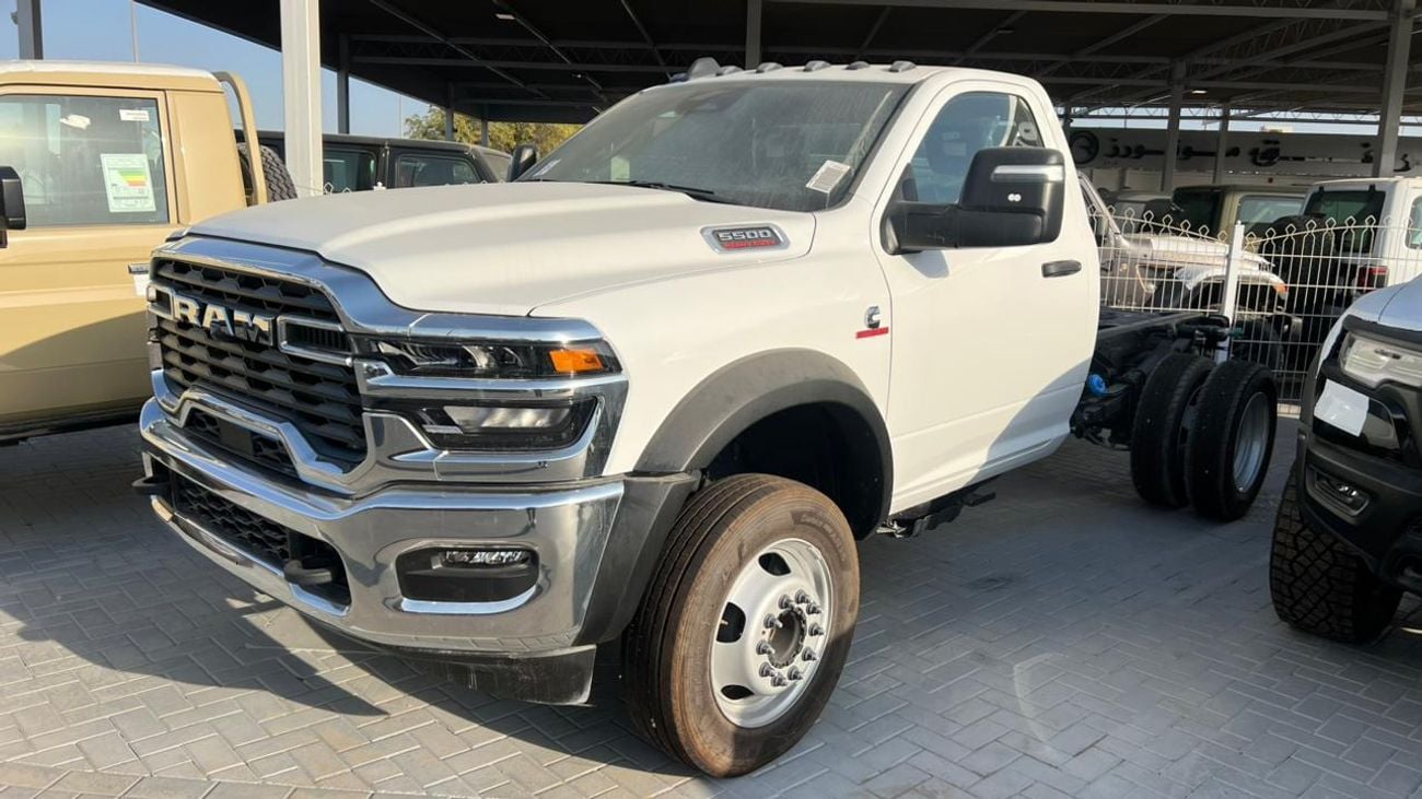 RAM 5500 EXPORT ONLY - Ram 5500 Regular Chassis Cab 4x4 6.7L Cummins Diesel 8-Speed AT