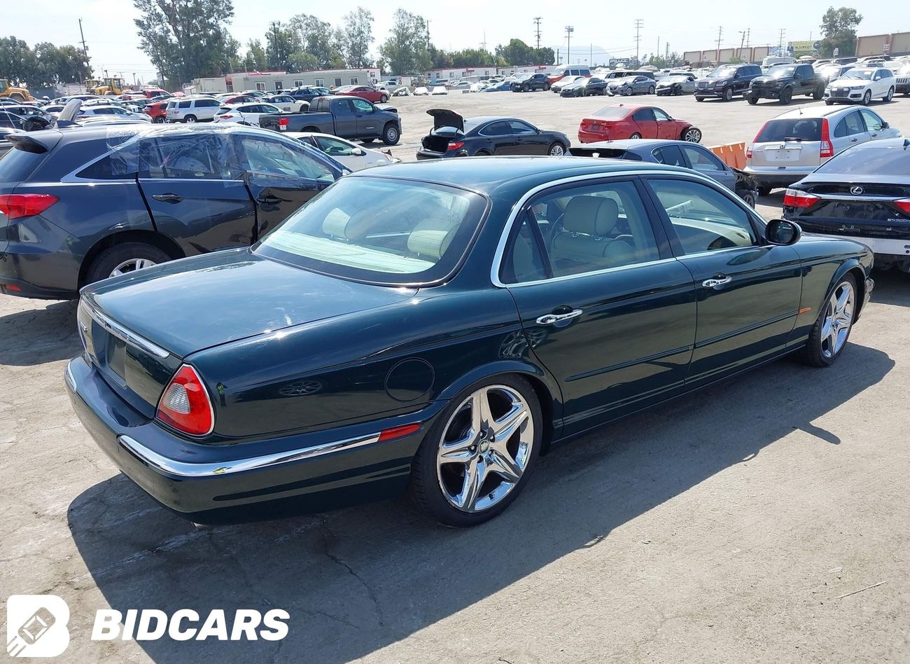 جاكوار XJ8 Vanden Plas