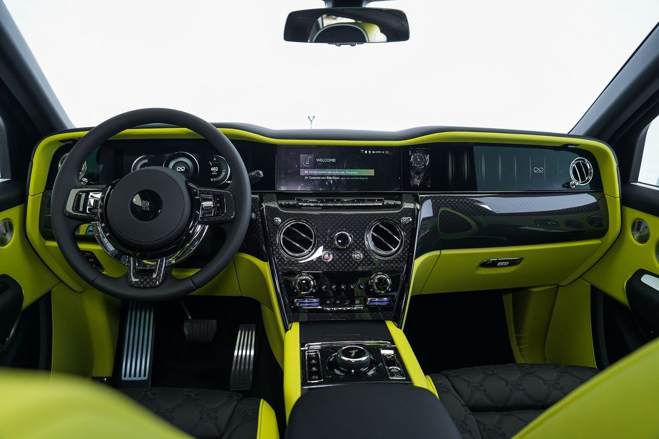 Rolls-Royce Cullinan BLACK BADGE DUALITY SEATS