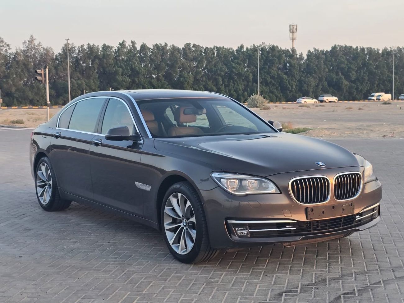 BMW 730Li MODEL 2015 GCC CAR PERFECT CONDITION INSIDE AND OUTSIDE FULL OPTION SUN ROOF LEATHER SEATS