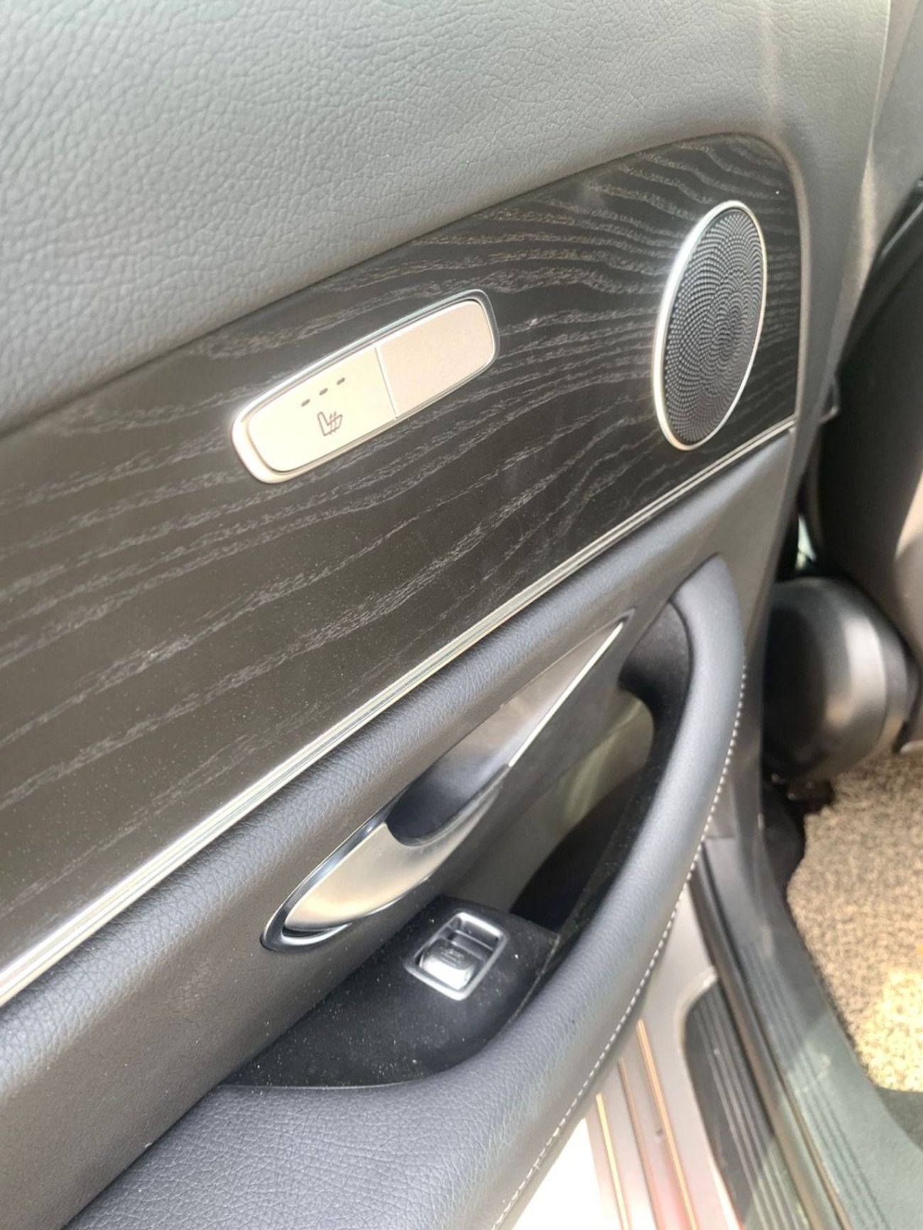 Mercedes-Benz E 250 Mercedes-Benz E250 V4 2.0L Model 2022 Price:150.000AED  Mileage:67.000 Km  Specifications: KORIAN Co