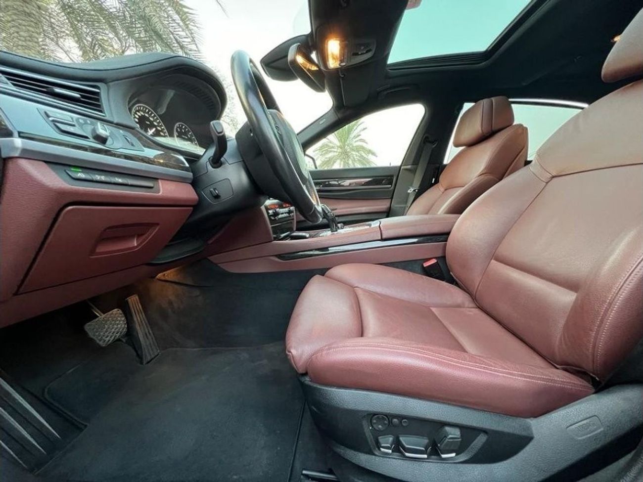 BMW 750Li BMW 750LI 2012 GCC FULL OPTION IN PERFECT CONDITION WITH DEALER WARRATNY