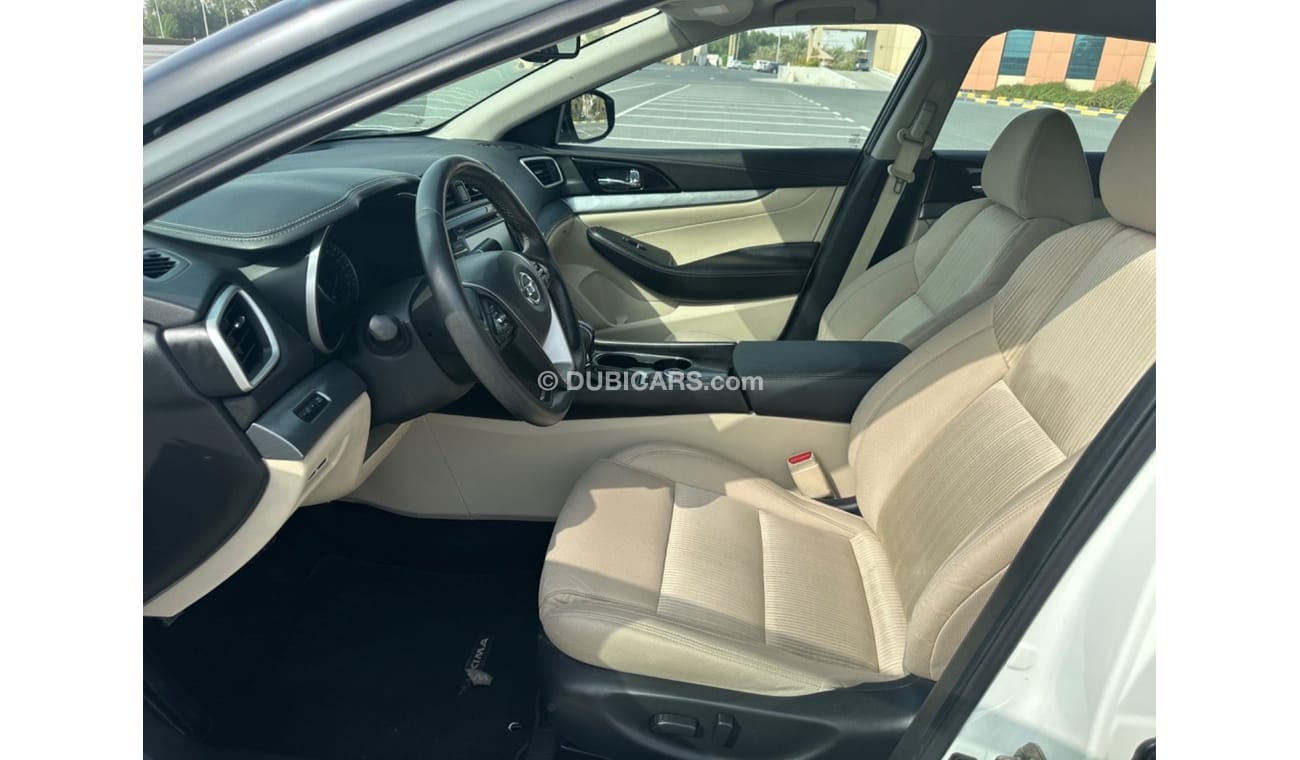 Nissan Maxima Model 2016 GCC CAR PERFECT CONDITION INSIDE AND OUTSIDE FULL ELECTRIC CONTROL STEERING CONTROL