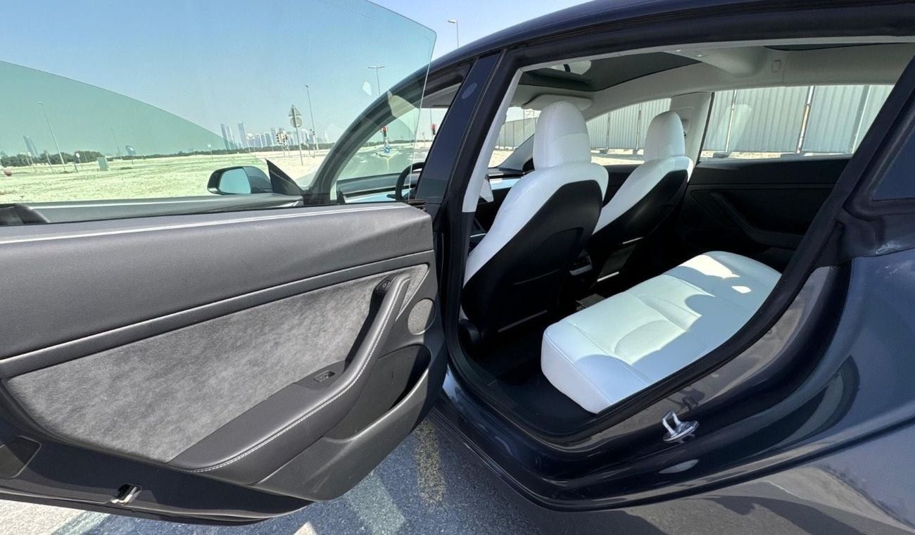 تسلا موديل 3