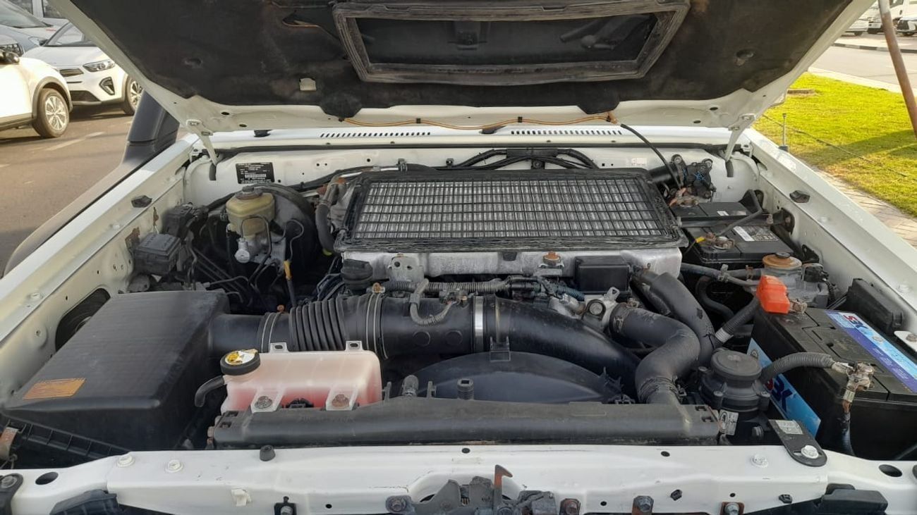 Toyota Land Cruiser Pick Up Pick up dual cab 4.5 V8 1VD diesel manual low kms Right-Hand drive