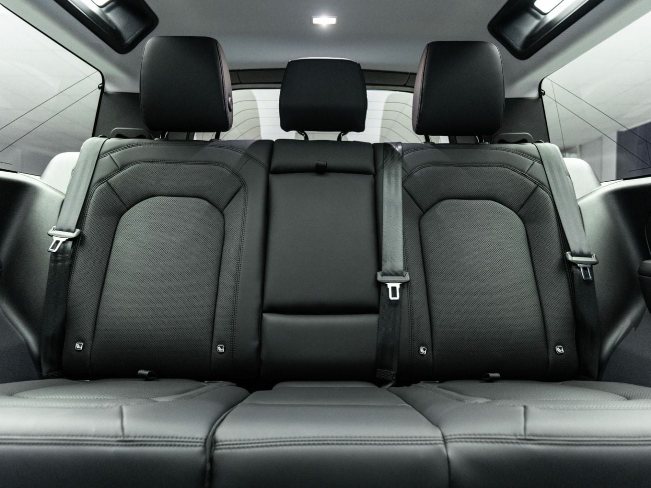 Land Rover Defender 90 S P300 BUY NOW, PAY 2027 | THE BLACKLINE STANDARD | 2029 Al Tayer Warranty + Service Contract, GCC
