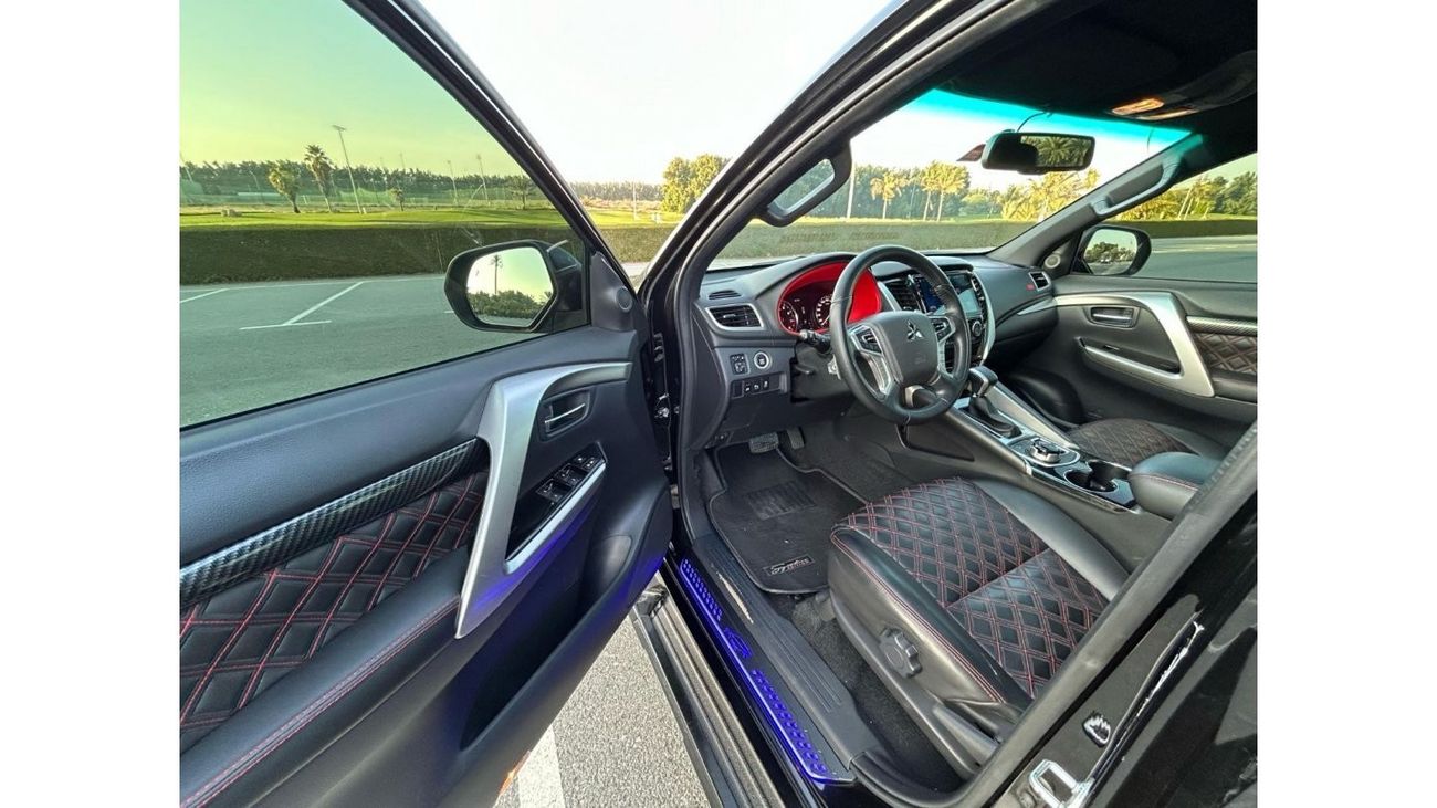 Mitsubishi Montero GLS Premium Montero Sport signature edition 2019 GCC 2Keys // Low mileage // Full option // perfect