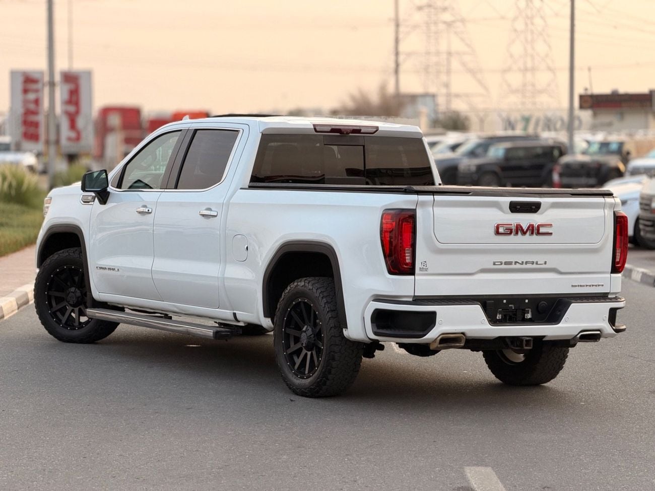 جي أم سي سييرا Full option sunroof, 360 cameras, leather electric seats 2022