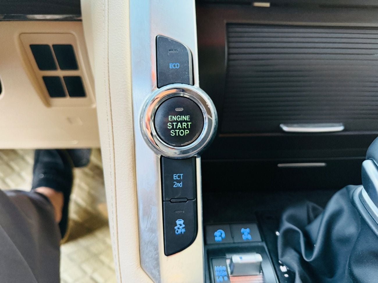 تويوتا لاند كروزر GXR+ 4.0L