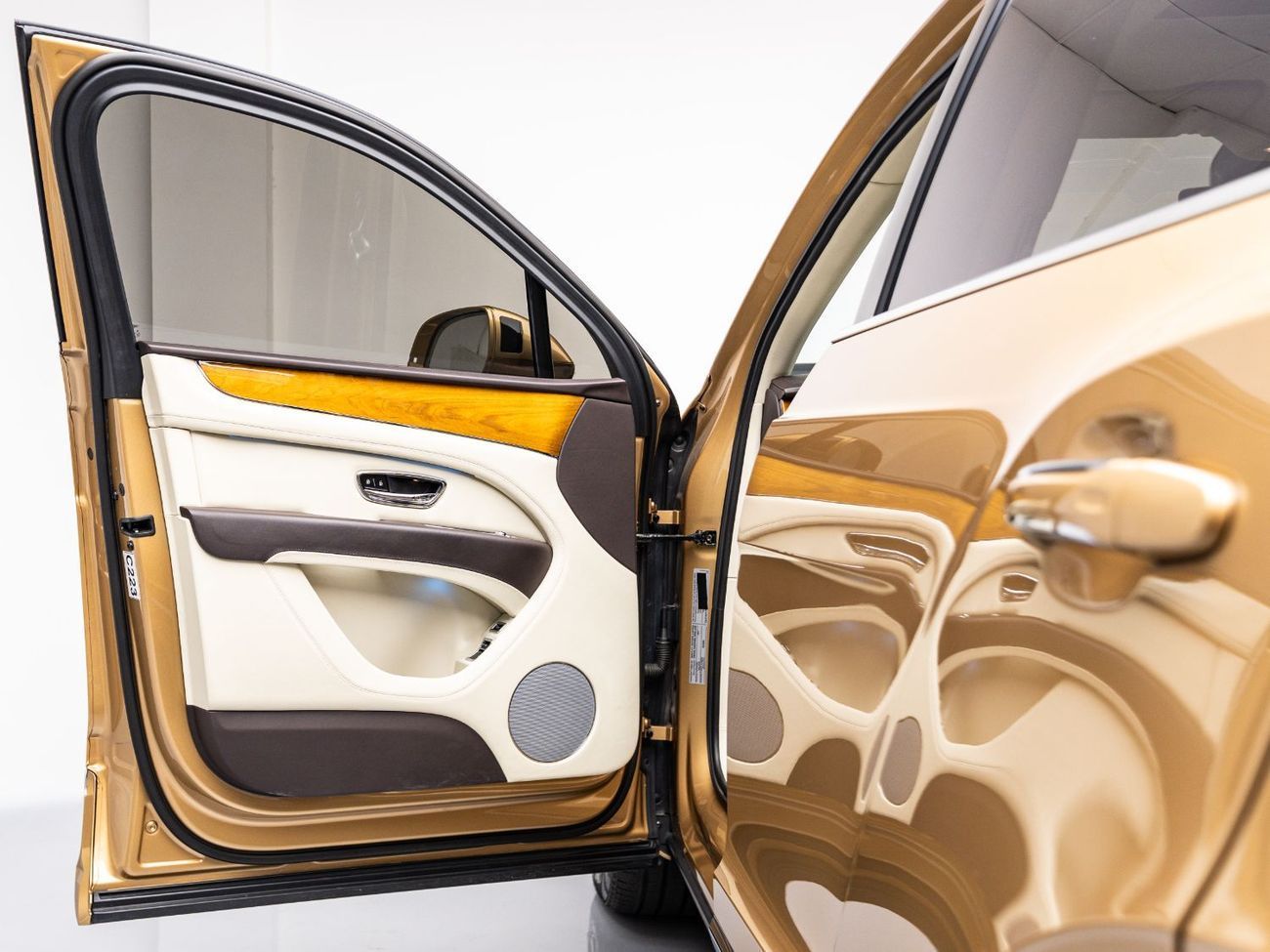 Bentley Bentayga 2022 Bentley Bentayga, 4.0TC V8, 4WD, 542bhp, 8 Speed Auto