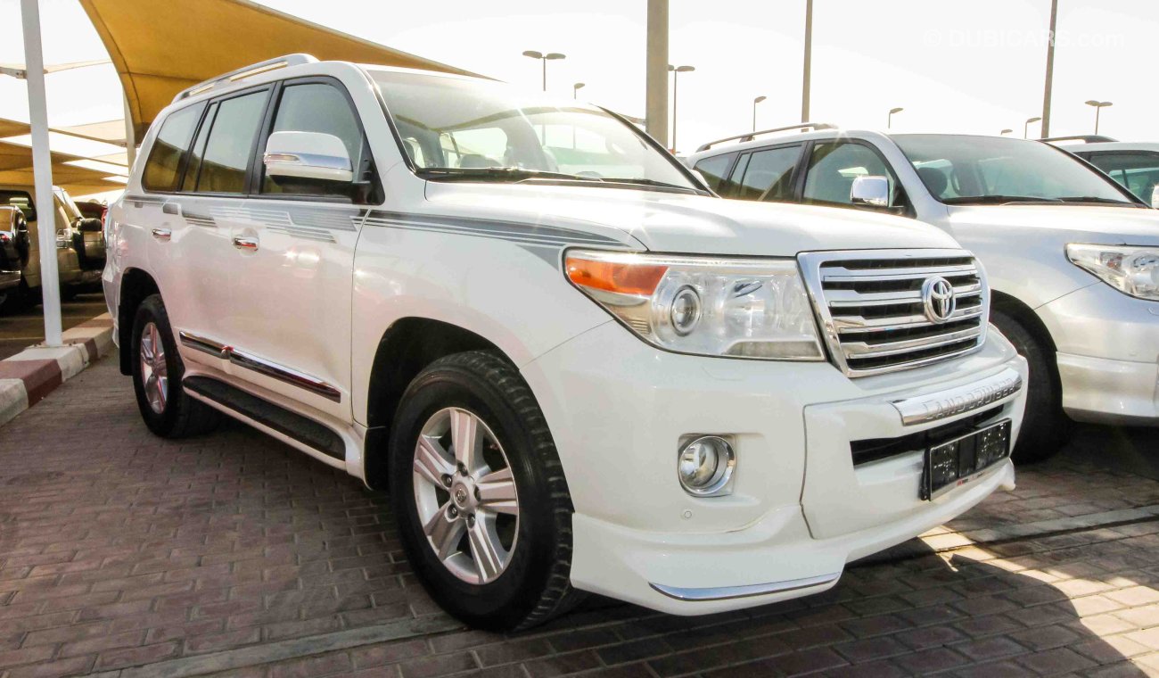 Toyota Land Cruiser GXR V8