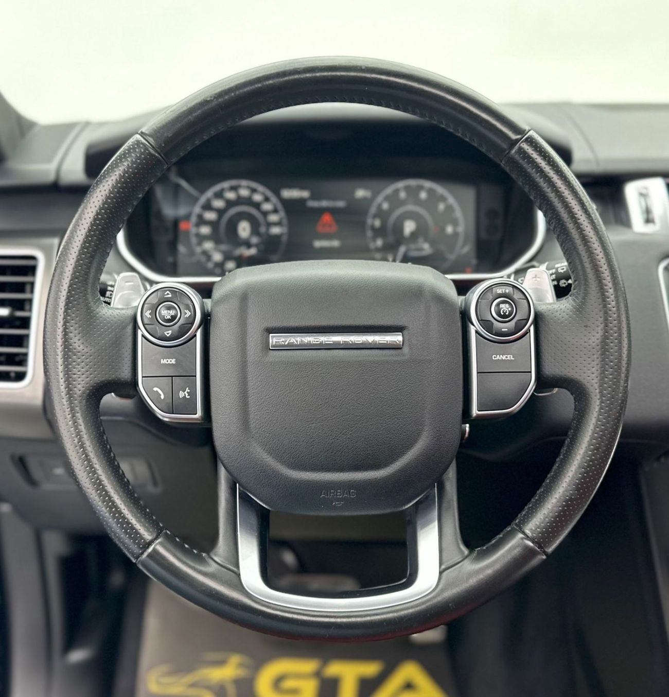 Land Rover Range Rover Sport HSE Dynamic 3.0L 2017 Range Rover Sport HSE Dynamic, Full Service History, Excellent Condition, GCC