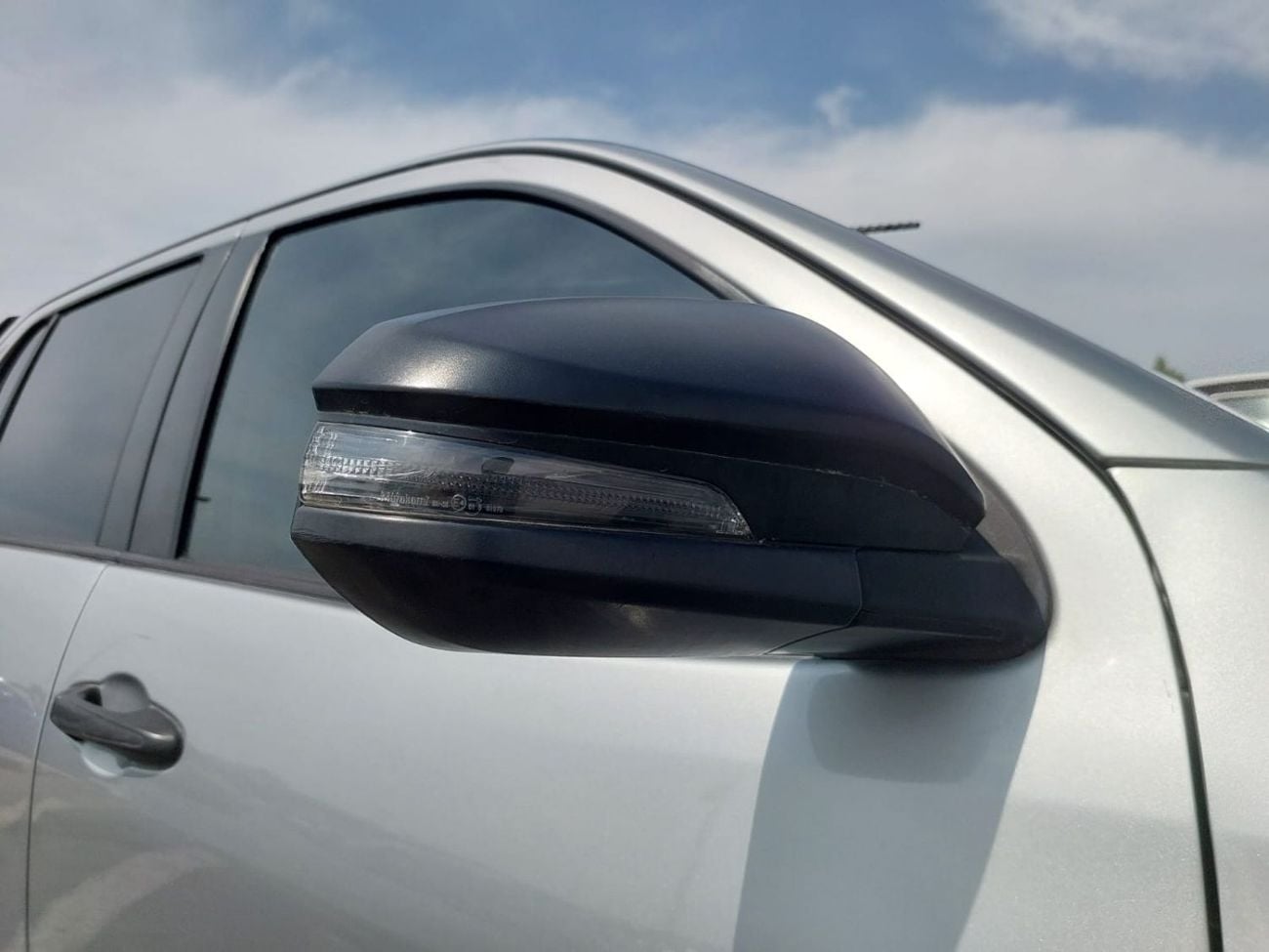 Toyota Hilux (RAMADAN OFFER) TOYOTA HILUX PICKUP RHD 2019 MODEL 2.8 L DIESEL AUTOMATIC(PM37586)