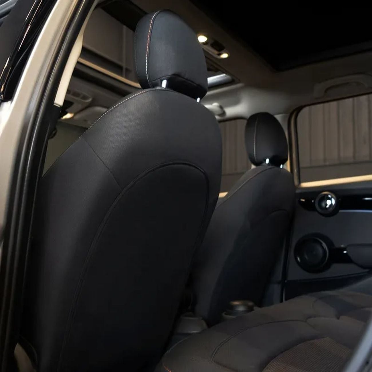 Mini Cooper SD AED 1,398  P.M • 0% Downpayment • Mini Cooper Std • Agency Warranty And Service Contract