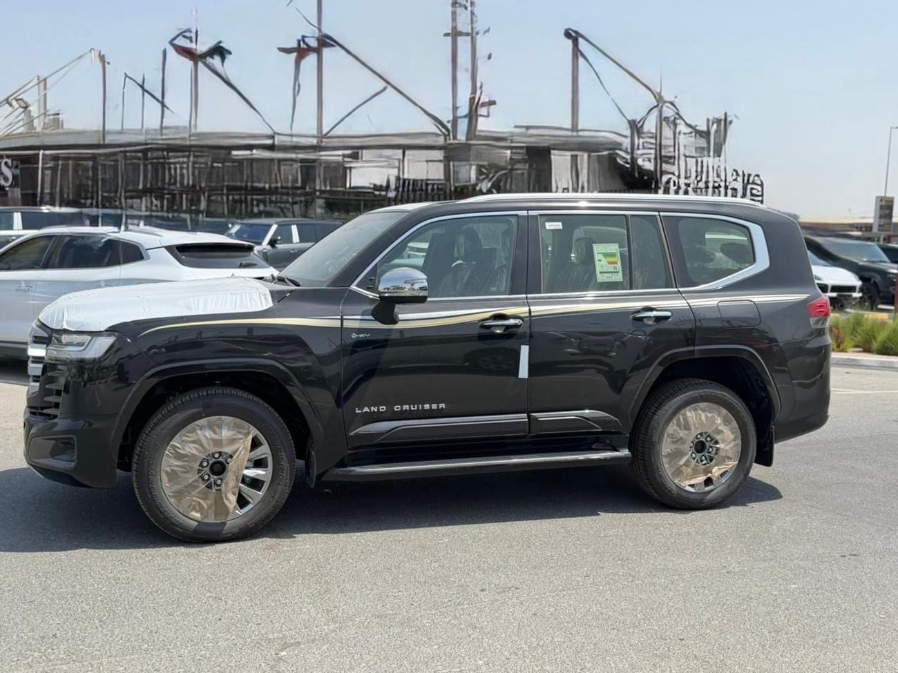 Toyota Land Cruiser VXR LC300 3.5 HYBRID GCC OMANI 2026