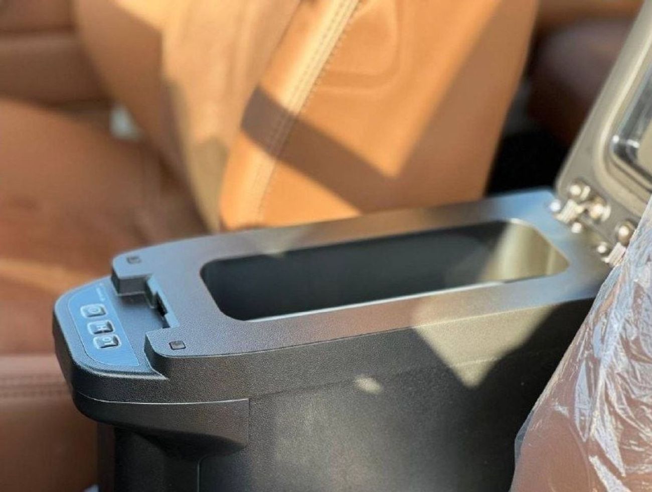 Toyota Land Cruiser 70 LC76 2.8L DSL A/T // 2024 // FULL OPTION WITH RADAR , CRUISE CONTROL , DVD&REAR CAMERA // SPECIAL OF