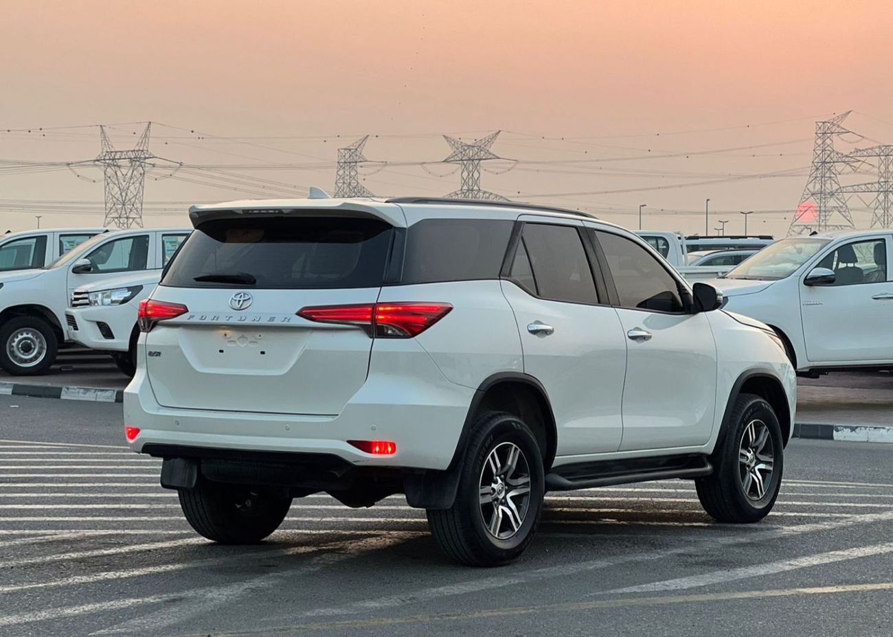 تويوتا فورتونر 2022  Toyota Fortuner EXR 2.7L (160 HP)V4 -AWD 4x4 - GCC Rear Sensor - Cruise Control