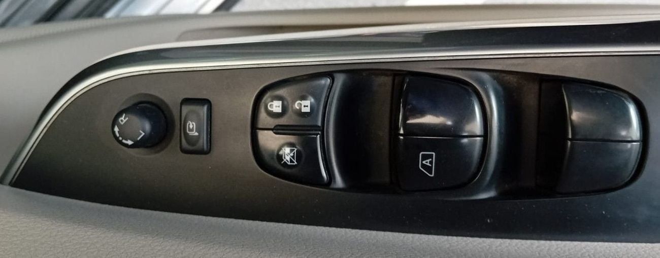 Nissan XTerra Titanium 2.5L 4WD 2022 NISSAN X-TERRA-TITANIUM GCC model in excellent condition without accidents -