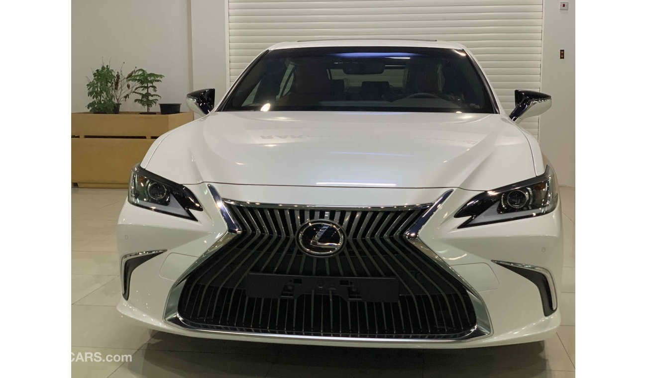 لكزس ES 350 3.5 L مع الضمان والضريبه