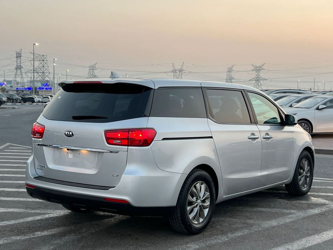 Kia Sedona 2021 Kia Sedona LX Mid Option – 3.3L V6 – 7 Seater –