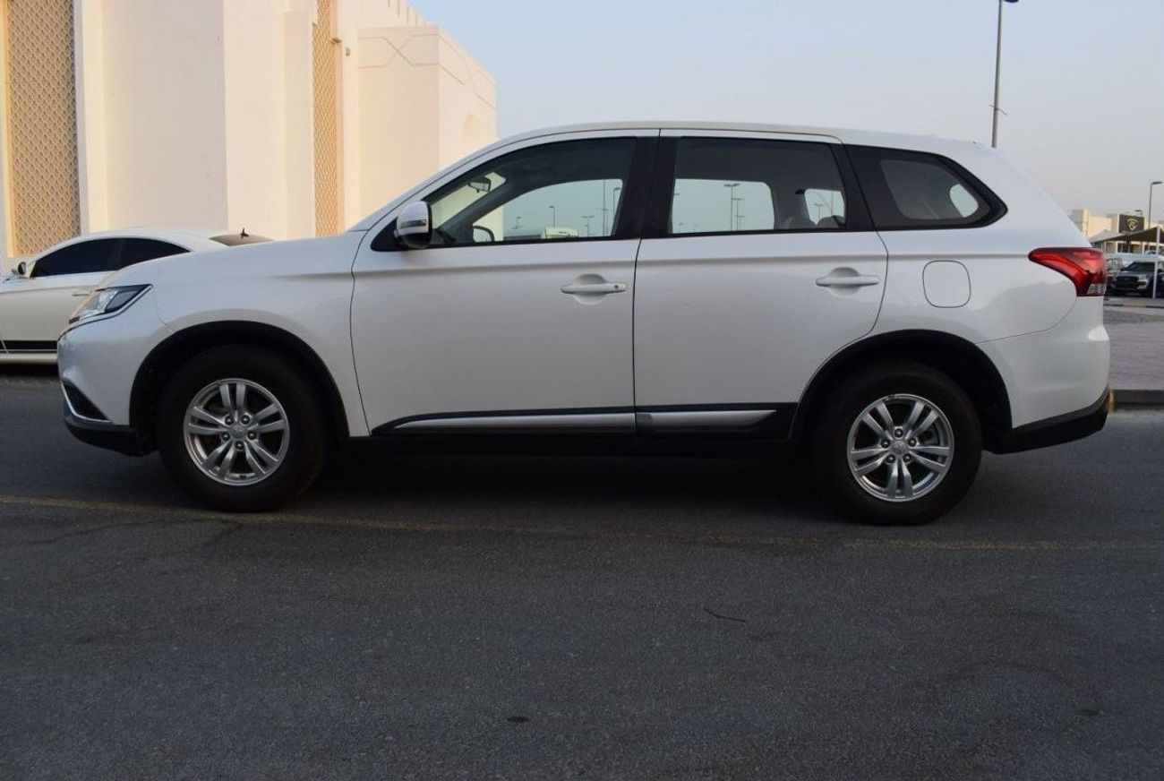 Mitsubishi Outlander GLX Basic Mitsubishi Outlander, Model:2020. Free of accident