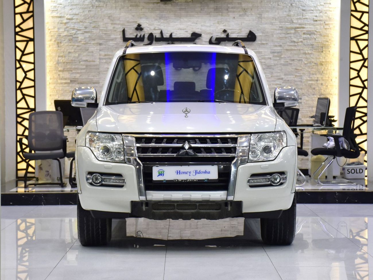 ميتسوبيشي باجيرو EXCELLENT DEAL for our Mitsubishi Pajero GLS ( 2016 Model ) in White Color GCC Specs