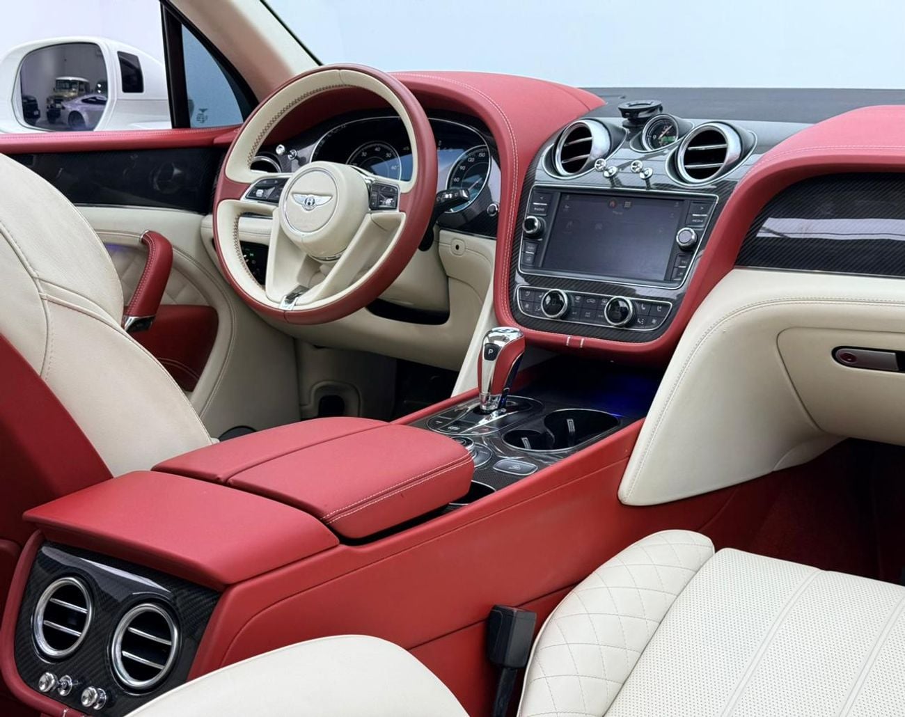 Bentley Bentayga STD 2019 Bentley Bentayga V8, 1 Year Warranty, Full Service History, Carbon Fibre Package, Japanese