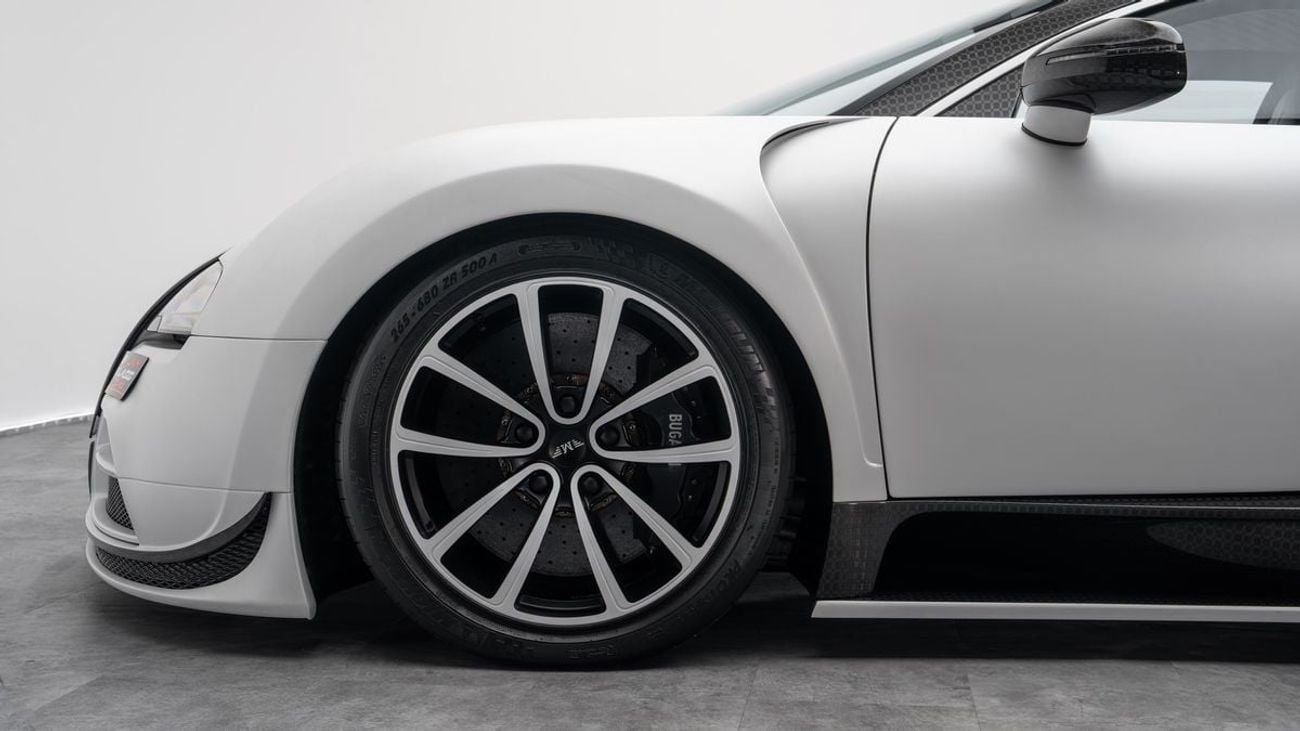 Bugatti Veyron Linea Vivere By Mansory - 1 of 2