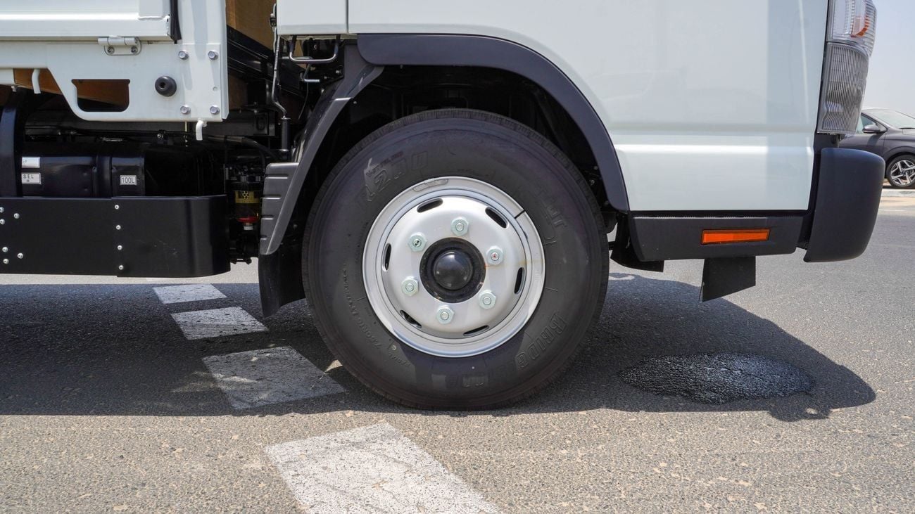 Mitsubishi Canter Van