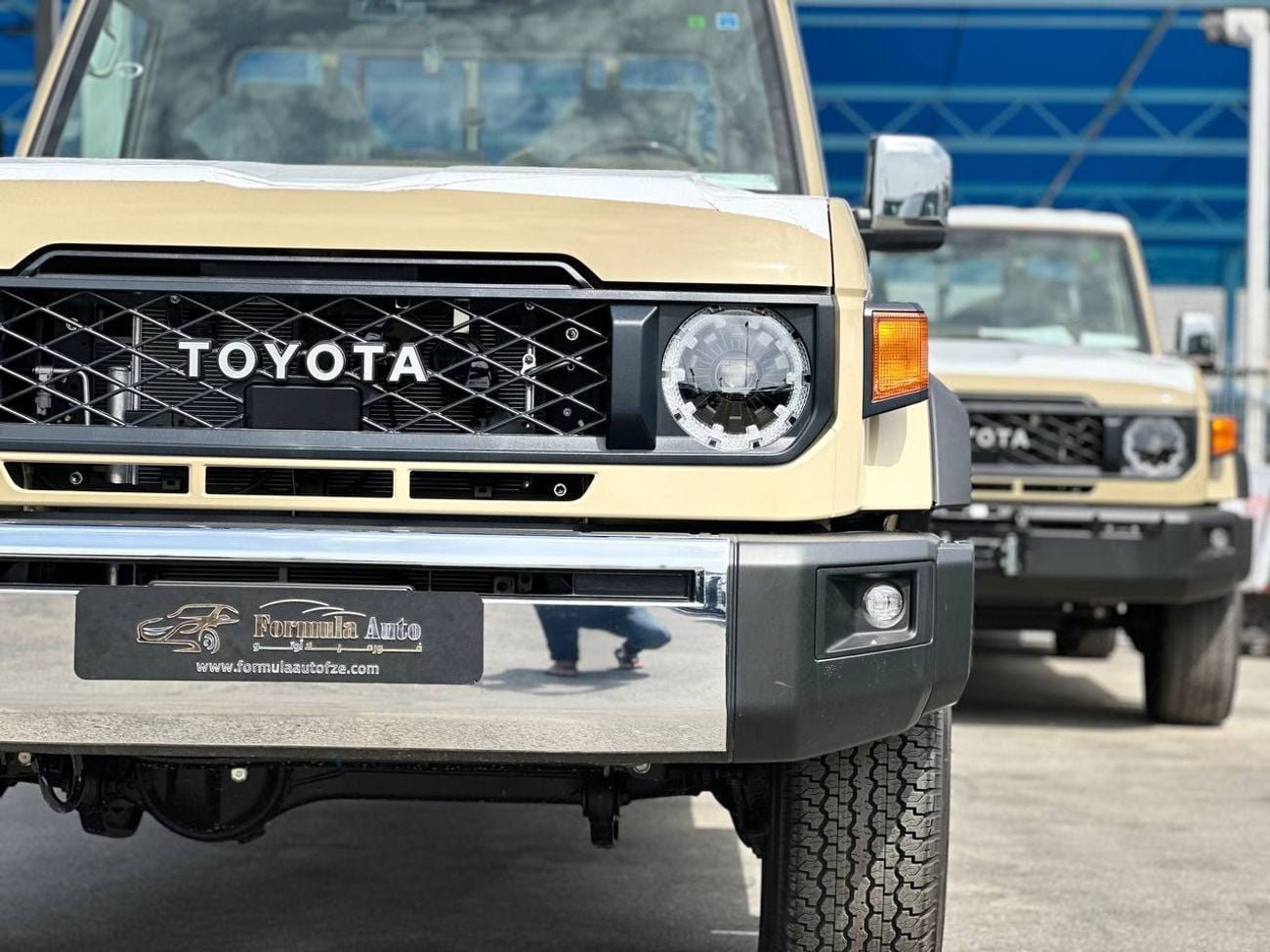 تويوتا لاند كروزر بيك آب LC79، محرك 2.8 لتر ديزل، ناقل حركة يدوي // 2026 // فئة عالية مع رادار، قفل تفاضلي، مشغل DVD وكاميرا 