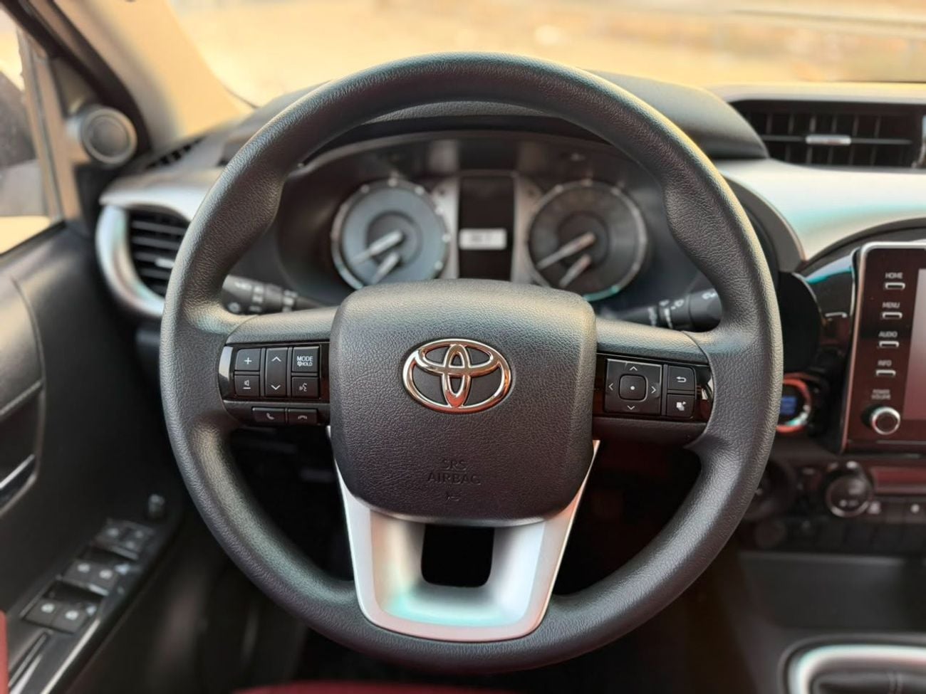 تويوتا هيلوكس GLX FULL PUSH START 2026