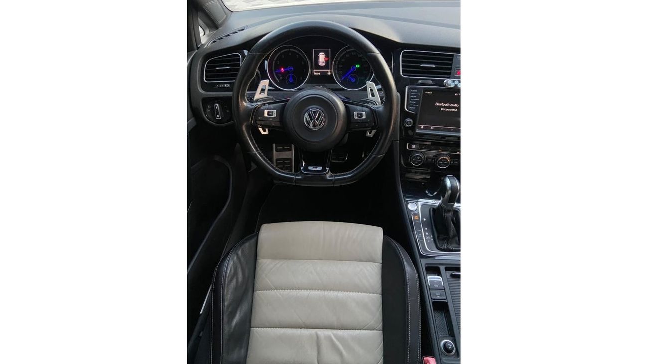 فولكس واجن جولف ار