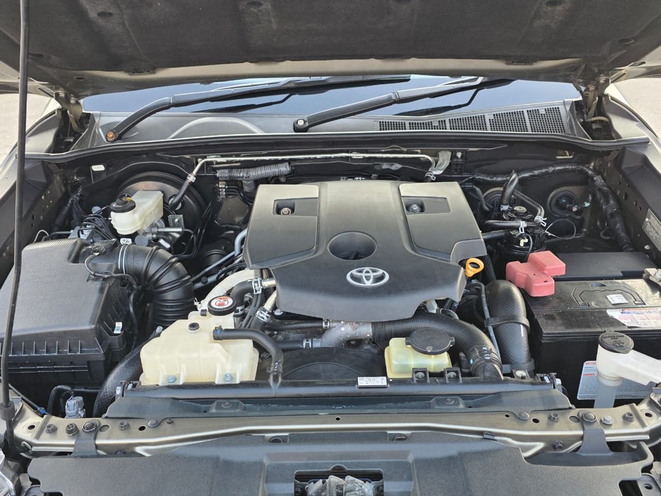 Toyota Hilux Face Lifted to 2024 model diesel 2.8 liter right hand drive automatic only for export available