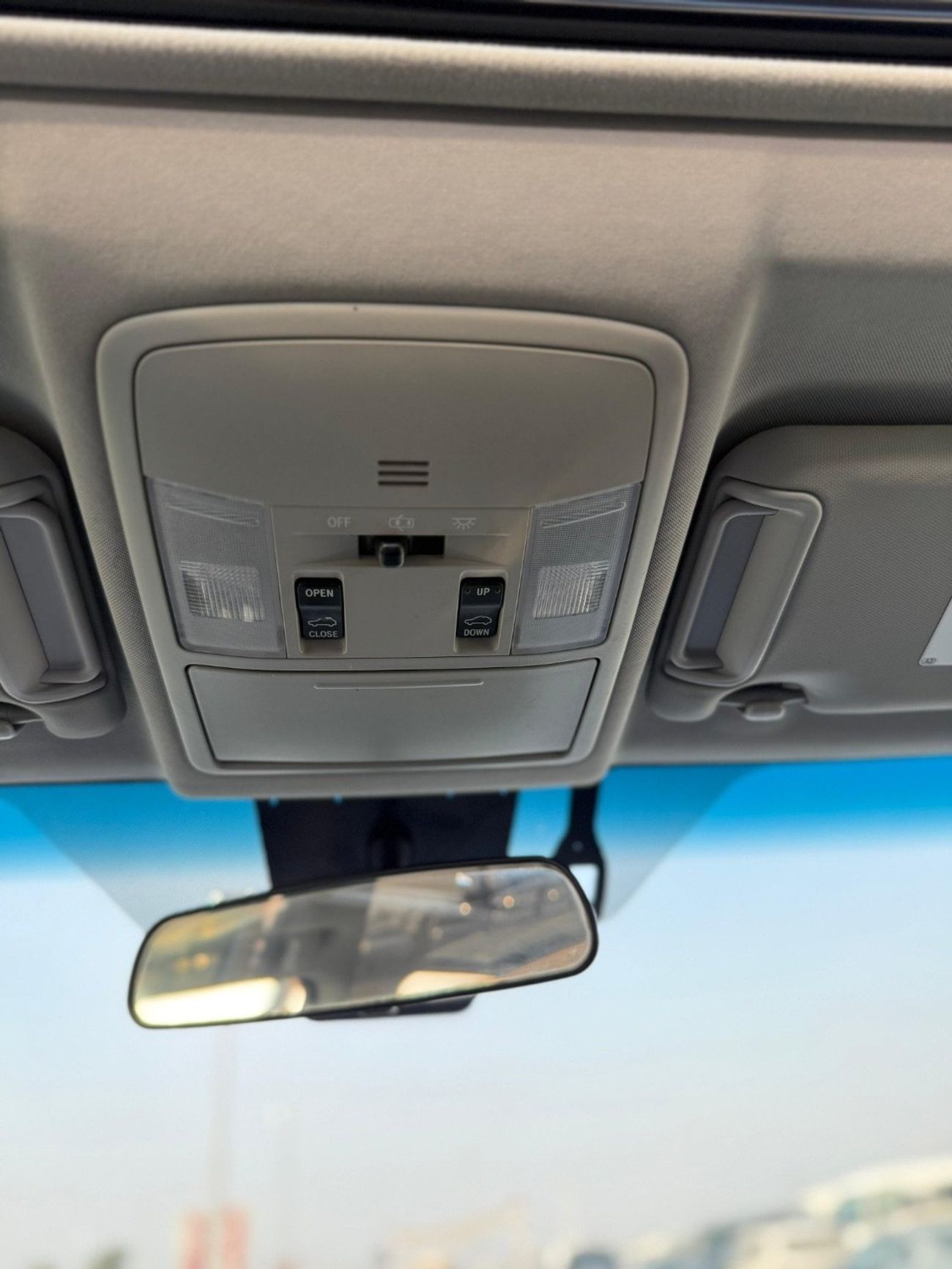 تويوتا راف ٤ XLE Hybrid sunroof,push start full Option