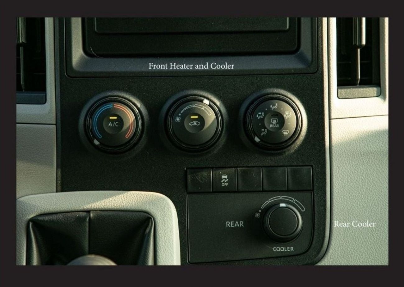 Toyota Hiace 2023 TOYOTA HIACE 2.8L 14str Diesel Manual Zero KM