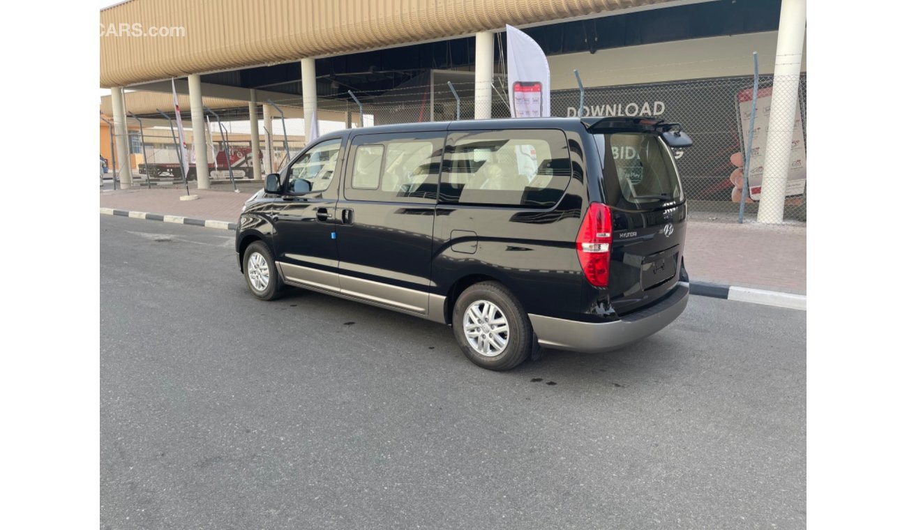 Hyundai H-1 With Sunroof