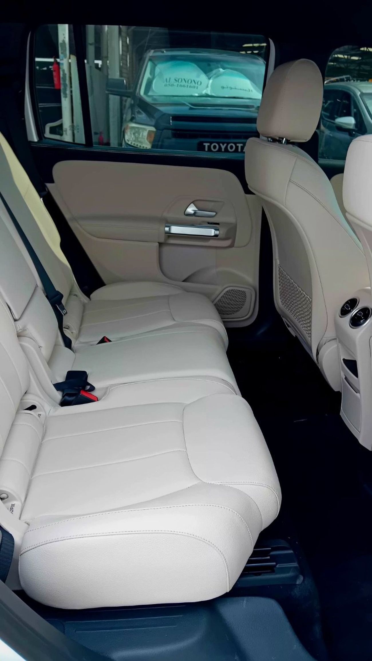 Mercedes-Benz GLB 200 BMW 200d