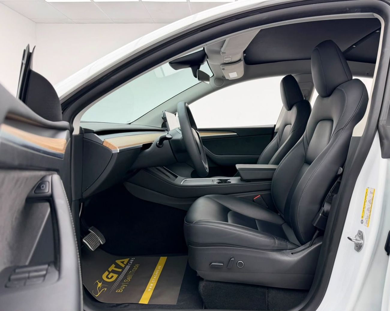 Tesla Model Y LONG RANGE