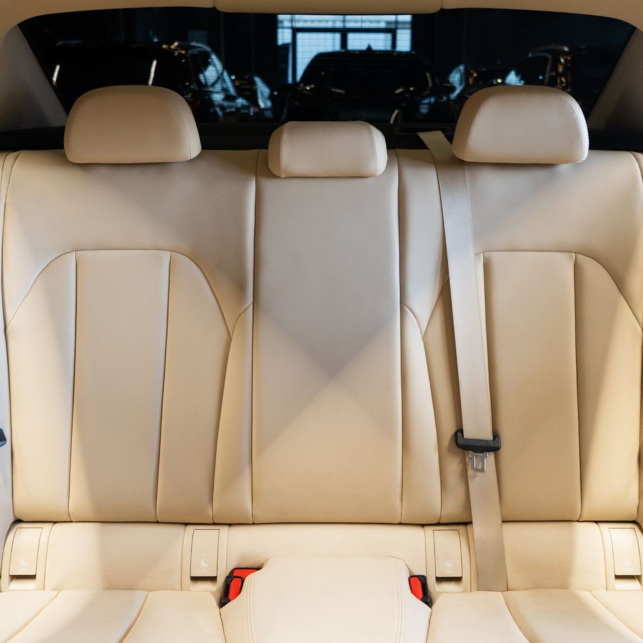 بي أم دبليو 320 Exclusive 2.0L AED 1,340 pm • 0% Downpayment • BMW 320i • 1 Year Warranty