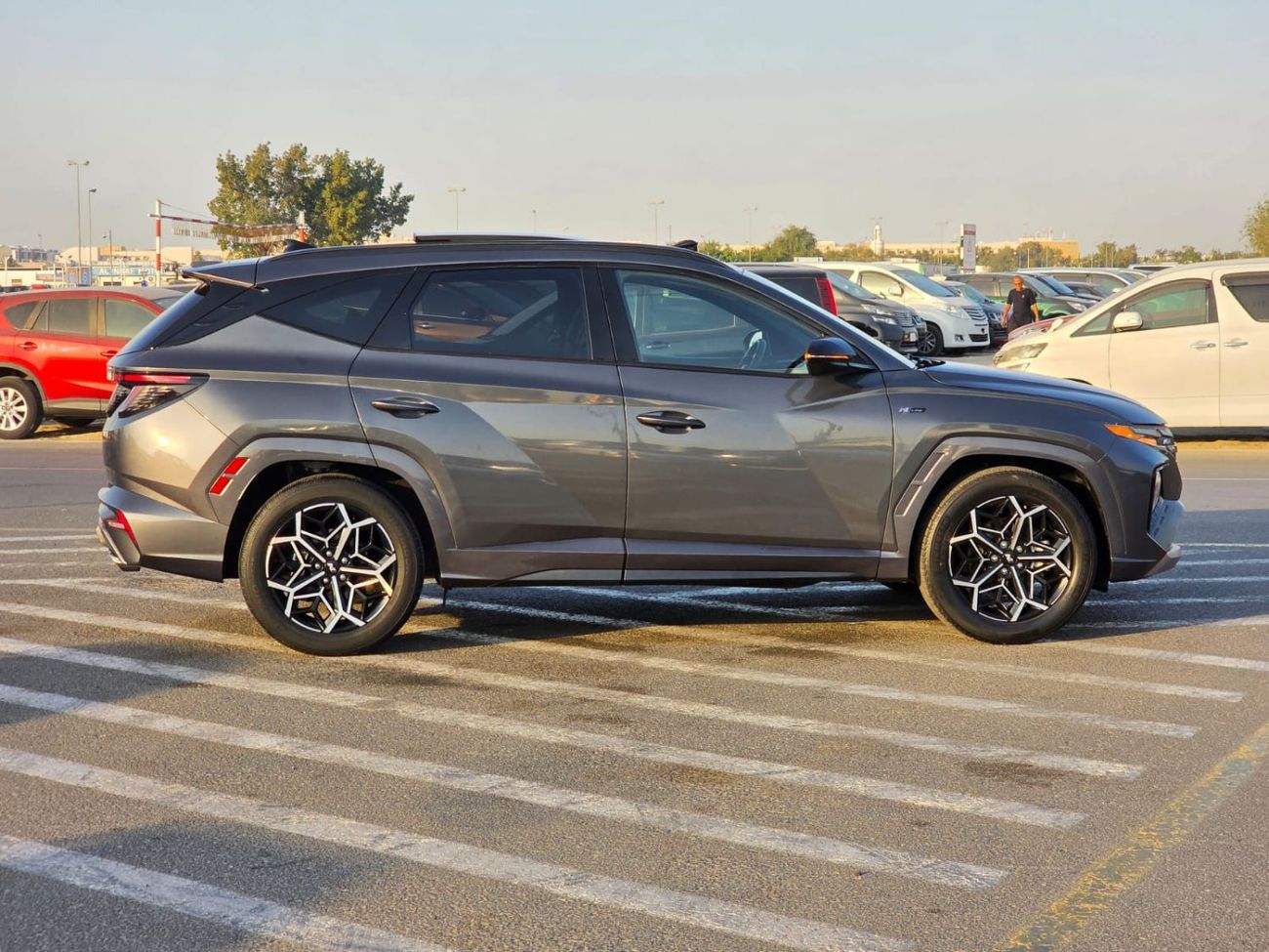Hyundai Tucson 2023 Hyundai Tucson N line sport Edition 2.5L V4 - Panoramic Roof, original leather seats, Push butt