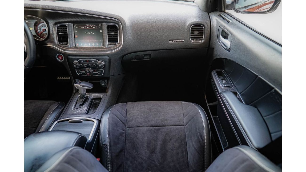 Dodge Charger SRT 392