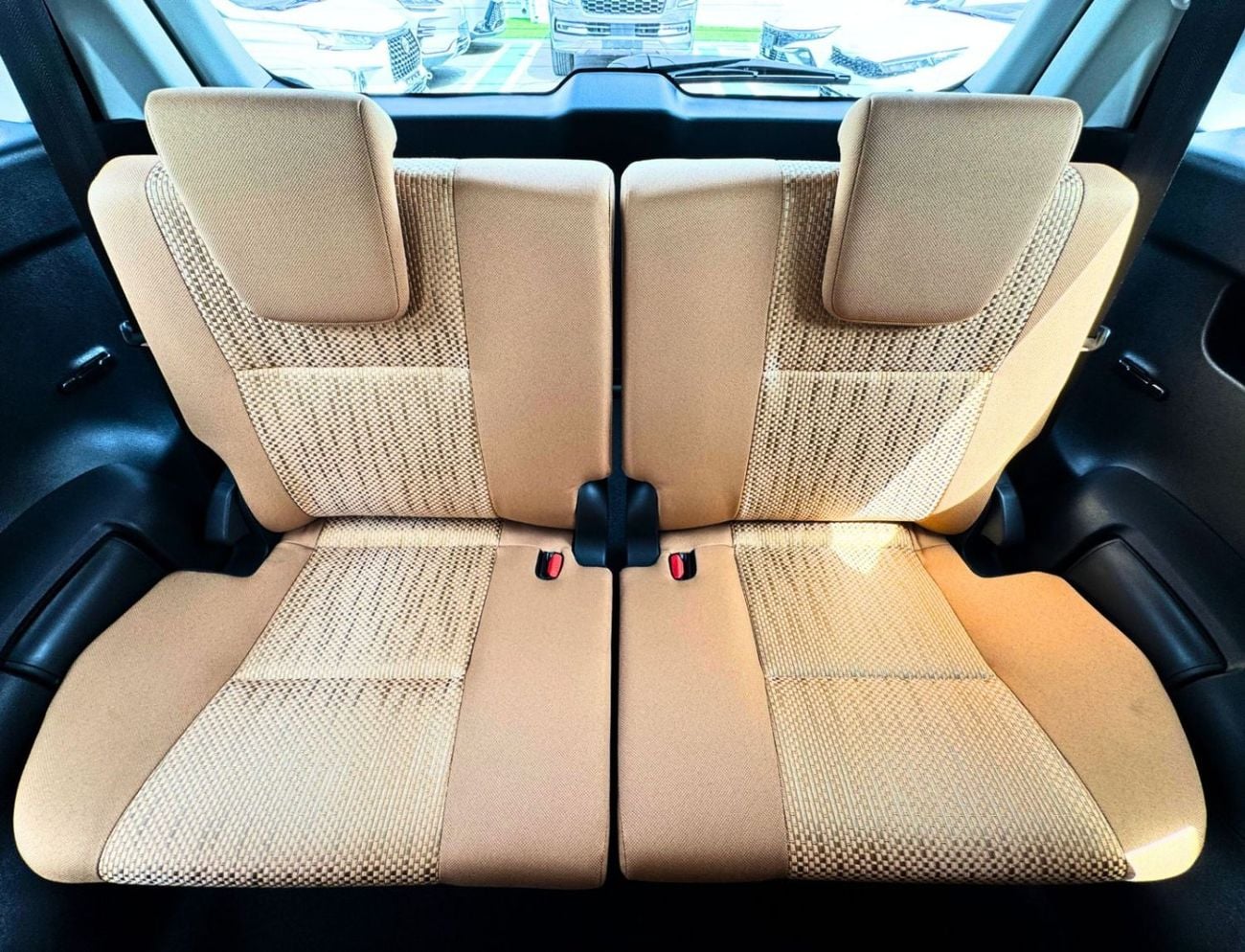 Toyota Fortuner EXR TOYOTA FORTUNER EXR || 2.7L PETROL V4 / FABRIC SEATS / MANUAL AC (CODE # FPMB)