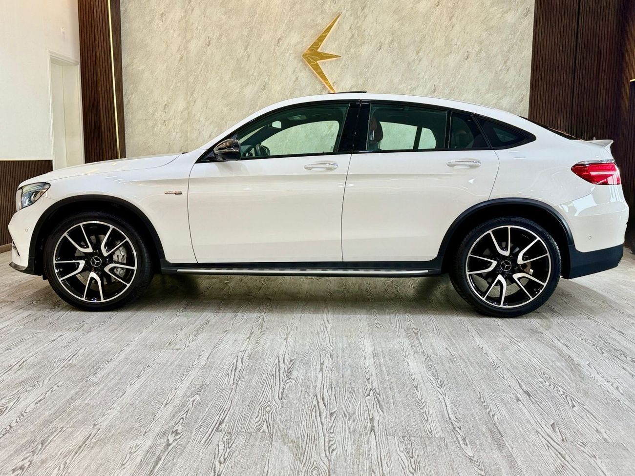 Mercedes-Benz GLC 43 AMG Coupe 3.0L (362 HP) MERCEDES GLC43 AMG Coupe II 2017 II FULL LOADED
