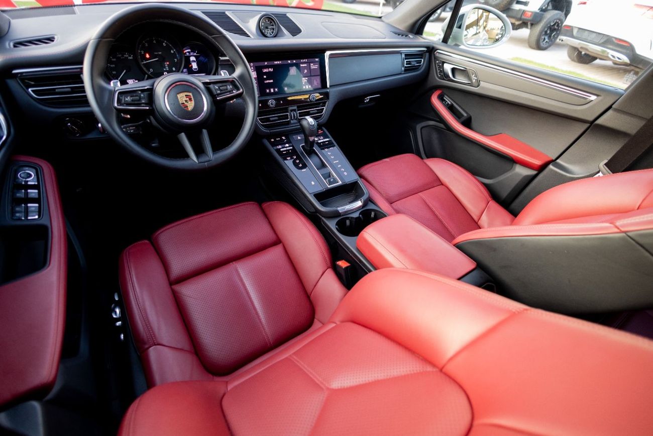 Porsche Macan Std 2.0L (252 HP) Porsche Macan 2024 GCC under Agency Warranty with Flexible Down-Payment.