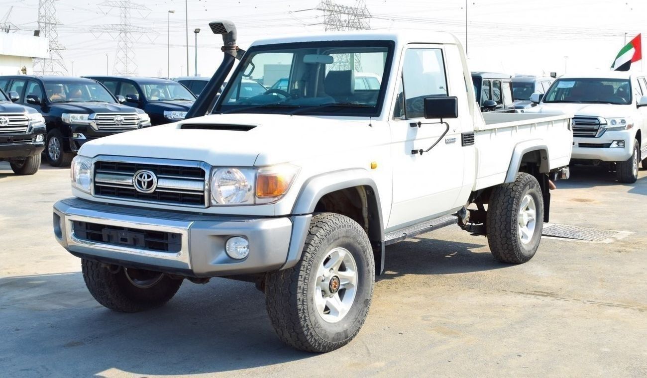 تويوتا لاند كروزر بيك آب LX V8 d
