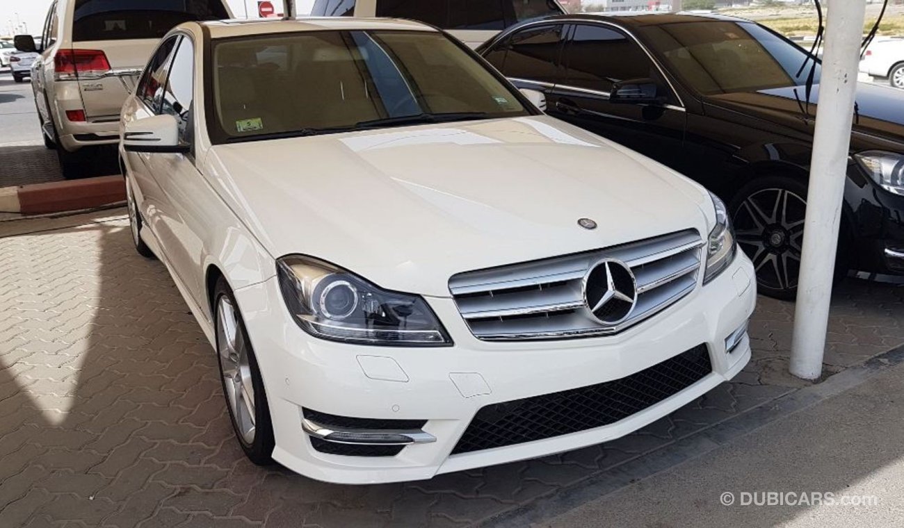 مرسيدس بنز C 300 موديل 2010 بدي كت AMG 2014 بحالة ممتازة