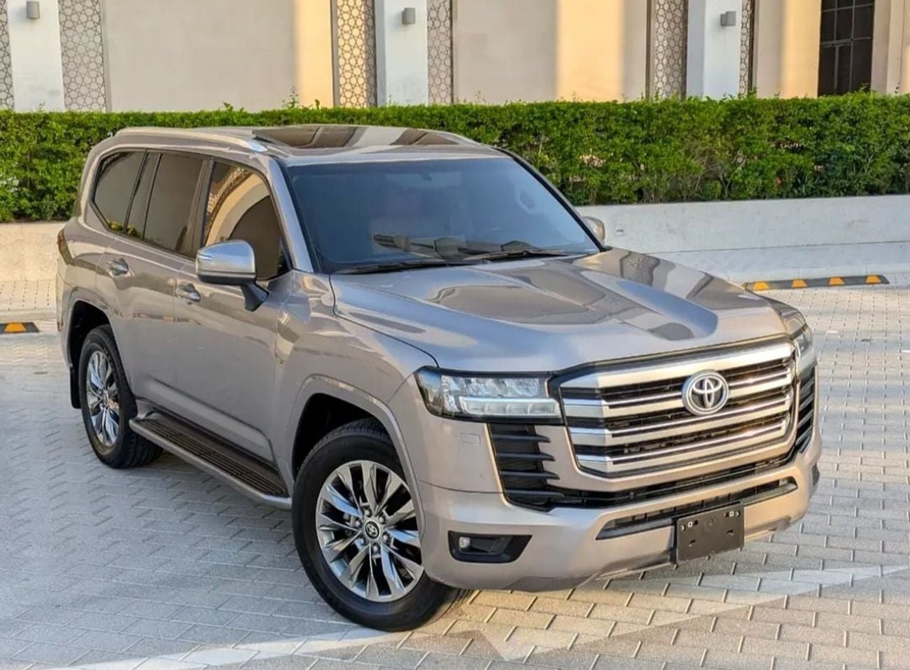 Toyota Land Cruiser GXR Top LHD 2022 MODEL Year 3.3L V6 Diesel Engine Twin turbo colour Brown interior Beige push start