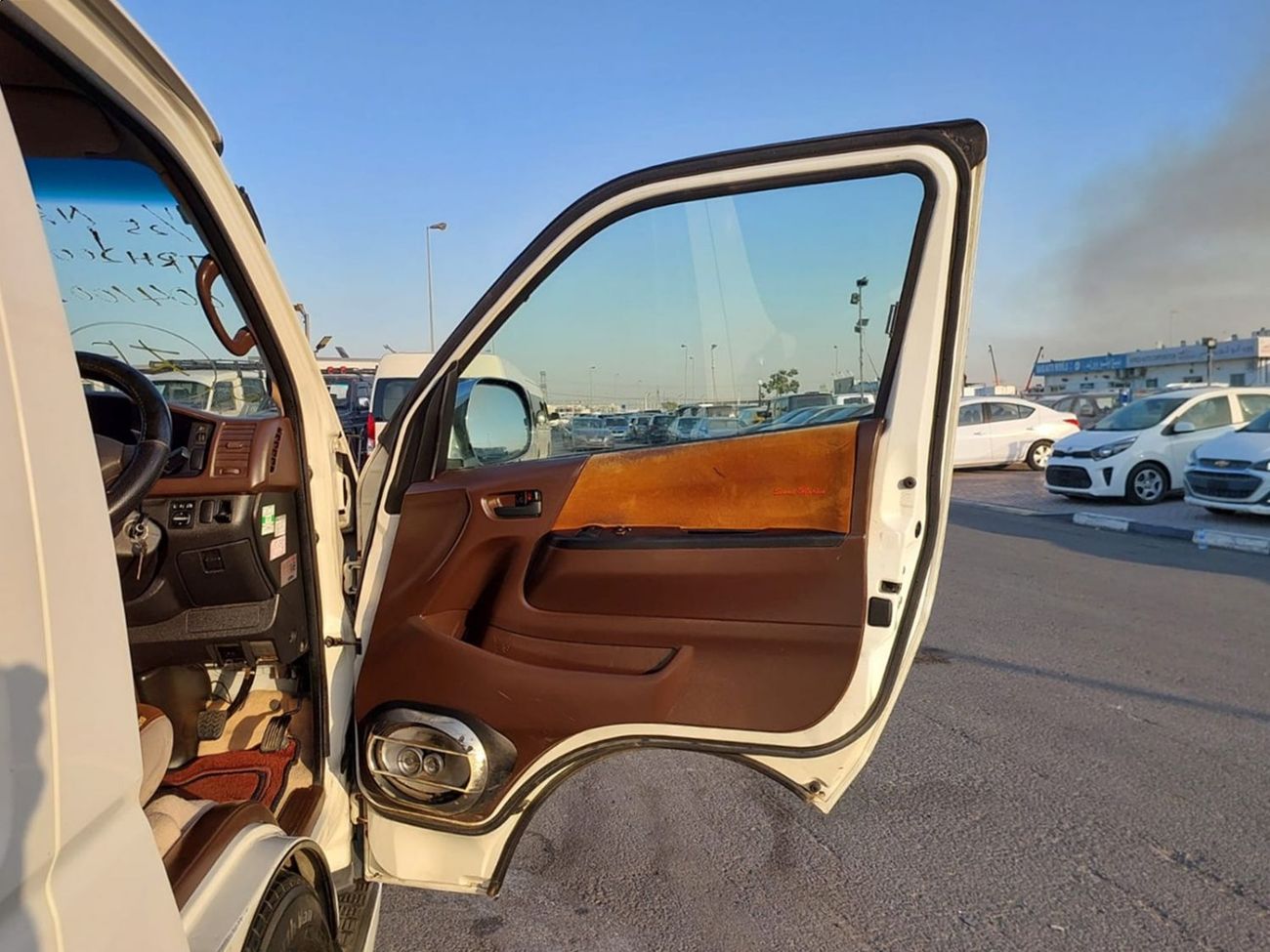 Toyota Hiace (RAMADAN OFFER) TOYOTA HIACE VAN RHD 2006 MODEL 2.0 L PETROL AUTOMATIC(PM41002)