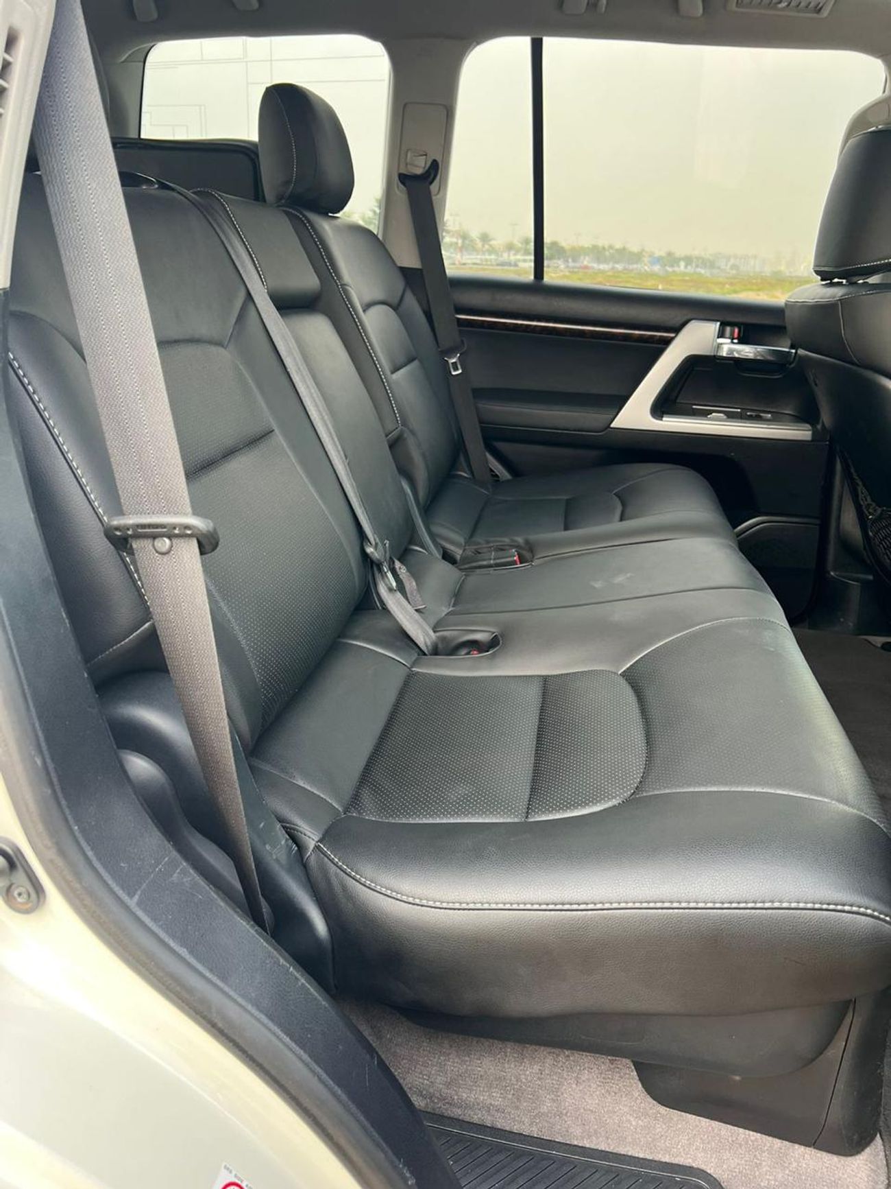 تويوتا لاند كروزر Landcruiser Sahara white colour with black interior RHD Diesel 8 seaters