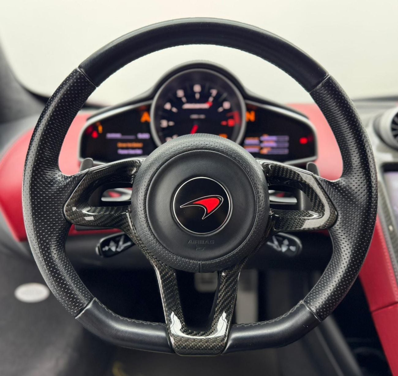 McLaren MP4 12C 2012 McLaren MP4-12C, McLaren Service History, Excellent Condition, GCC